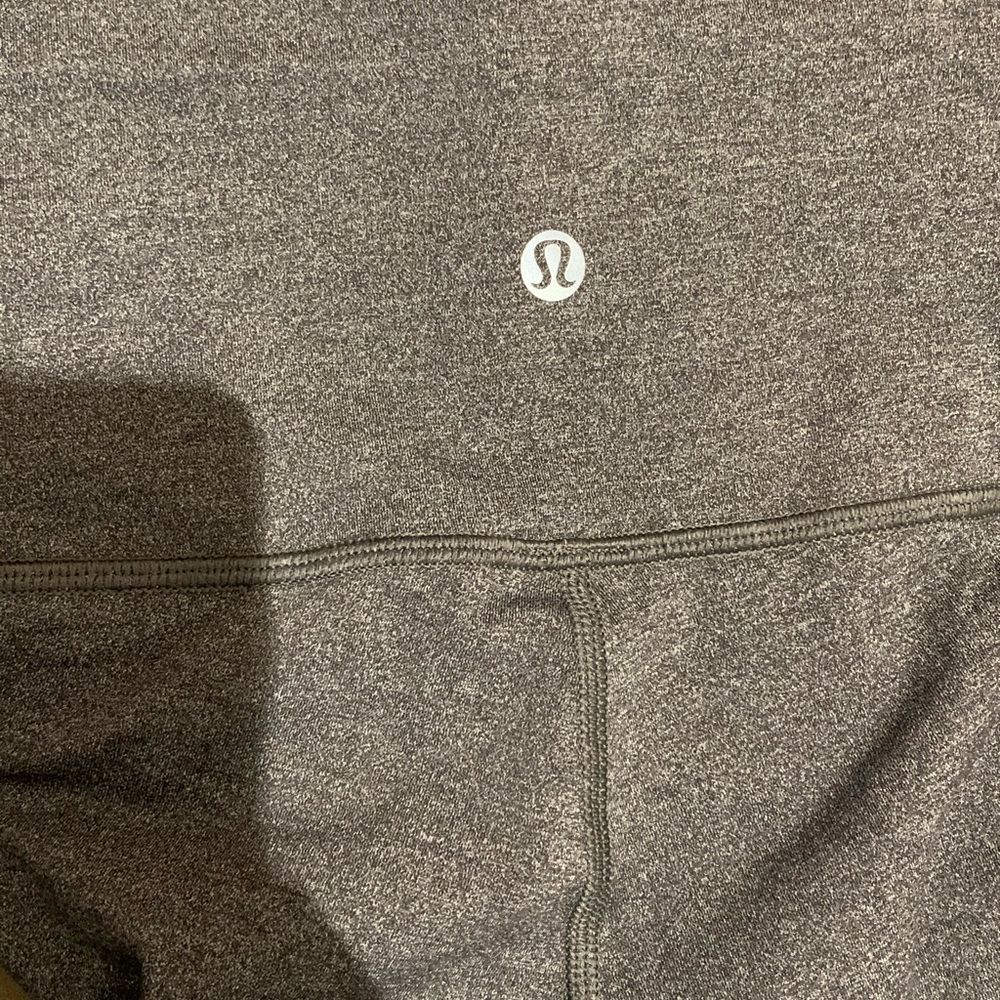 Grey Lululemon leggings / seamless like / very soft material / size 12